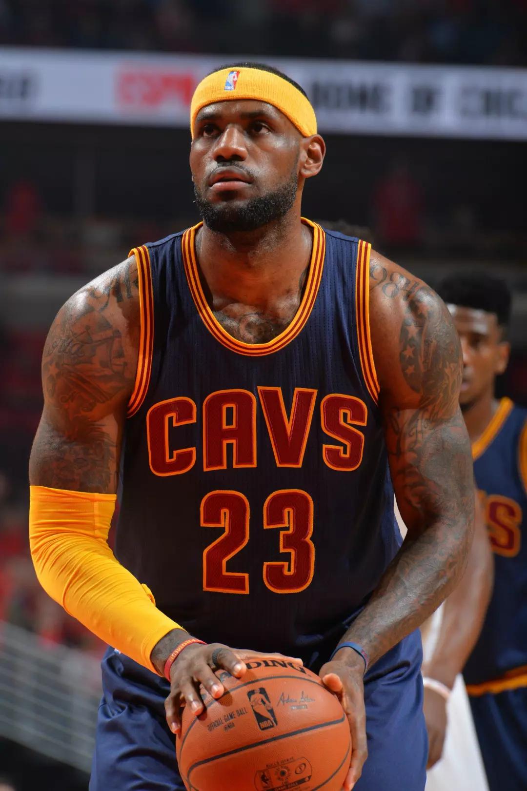 剑南春丨多特1-1汉堡，丘库埃梅卡破门，柯尼希斯多费尔绝平（剑南春丨多特1比1战平汉堡：丘库埃梅卡先开纪录，柯尼希斯多费尔补时扳平）