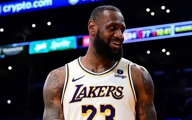 记者：申花本周二结束假期，重新集结备战今年的亚冠收官战（记者：申花将于本周二收假再度集结，备战今年亚冠收官战）