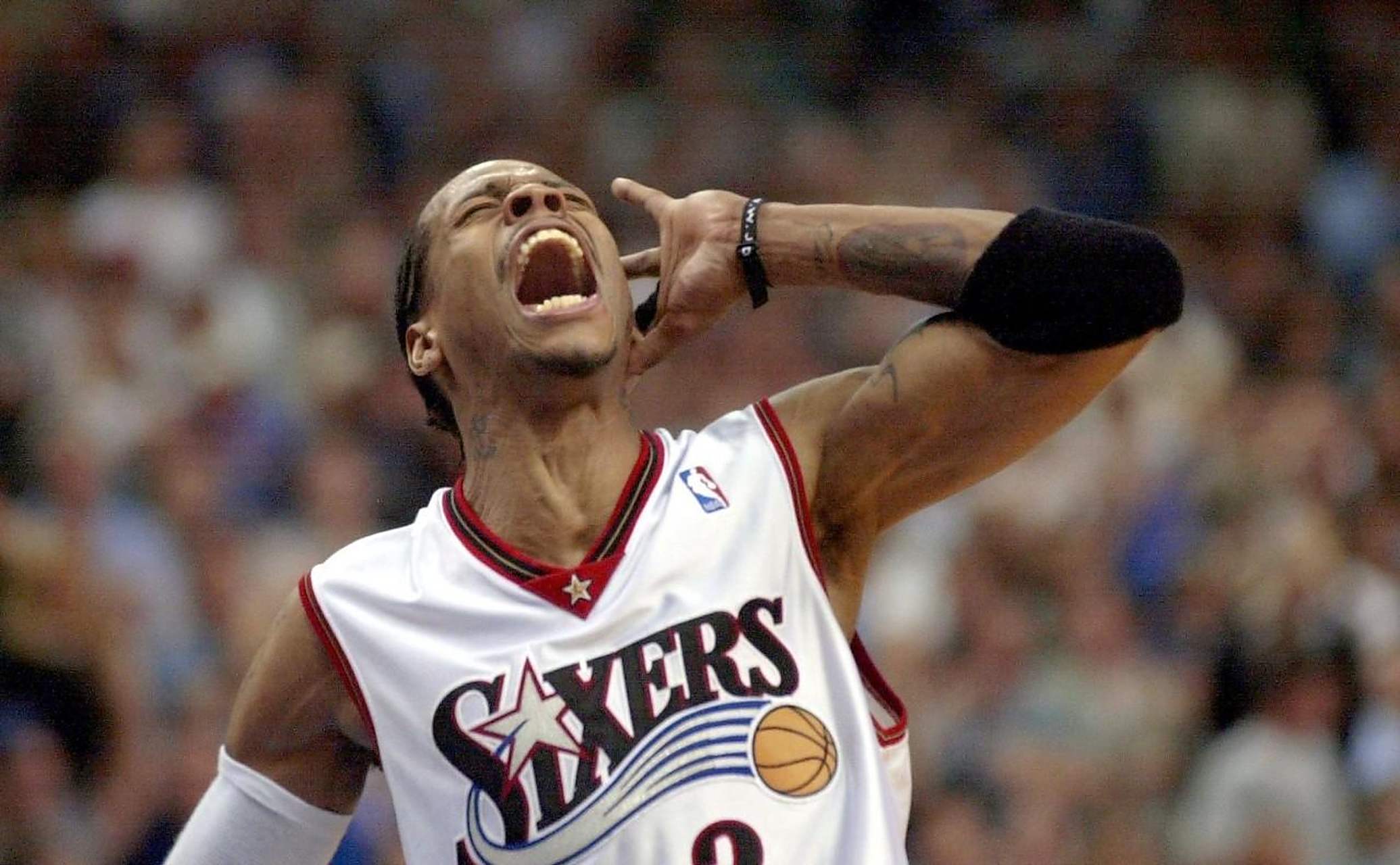 欧冠积分榜分析：各队晋级形势紧张,（欧冠形势速览：出线竞争白热化）